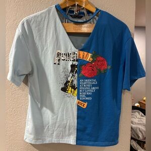 SHEIN Short sleeved graphic v-neck cropped choker top in Blue size small
